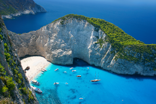 Grecja; kameralna wyspa – różnorodne plaże, wybór owoców morza, gaje oliwne, grecka kuchnia