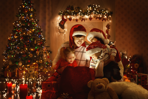 W średniowieczu w Europie Zachodniej św. Mikołaj uznawany był za patrona dzieci i młodzieży