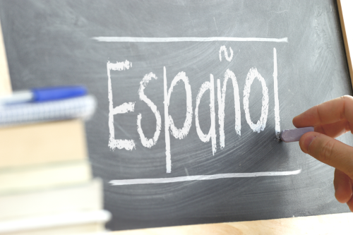 hiszpański; nauki języka hiszpańskiego w Ameryce Południowej, w języku hiszpańskim czy języku polskim, czasowniki nieregularne