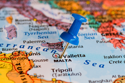 Malta; malta leży, międzynarodowy port lotniczy, na morzu śródziemnym, paul's bay